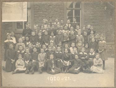 Schulklasse 1920-21 ?